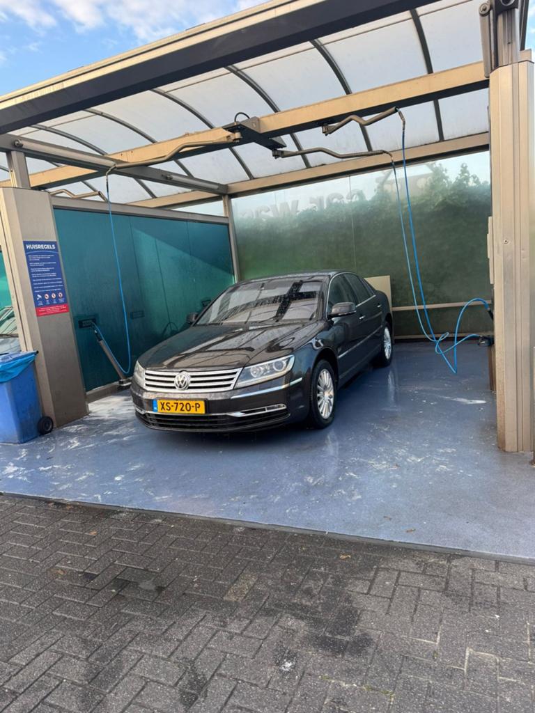 Volkswagen Phaeton, Bruin, 255 €/maand, 2500 kg, 2133 kg