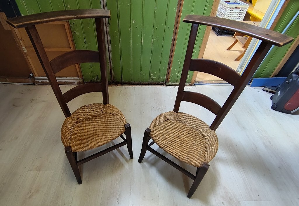 Bidstoelen / kerkstoelen, Ophalen