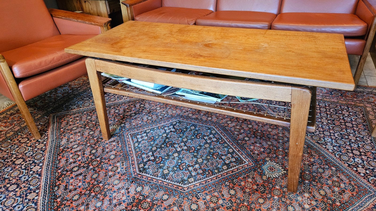 Vintage zestiger jaren mid-century salontafel met tijdschri, Huis en Inrichting, Ophalen, Gebruikt, 100 tot 150 cm, Teakhout