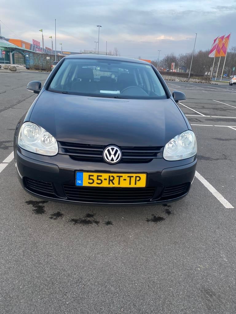 Volkswagen Golf 1.6 75KW 5D 2005 Zwart, Auto's, Voorwielaandrijving, Stof, Zwart, 4 cilinders