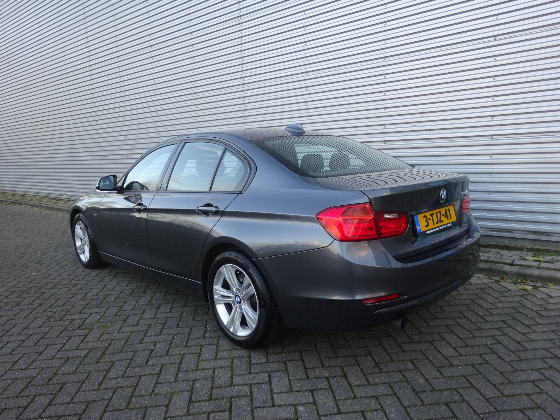 BMW 3-serie 316i High Executive AUTOMAAT 1e Eigenaar - AUTOM, Auto's, Gebruikt, Euro 6, 4 cilinders, 3-Serie