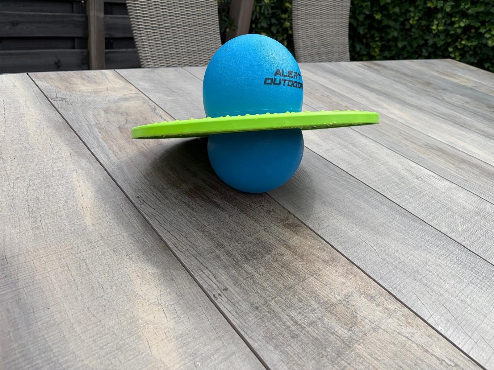 Alert Outdoor Pogo Balansbord - Groen/Blauw, Ophalen, Zo goed als nieuw