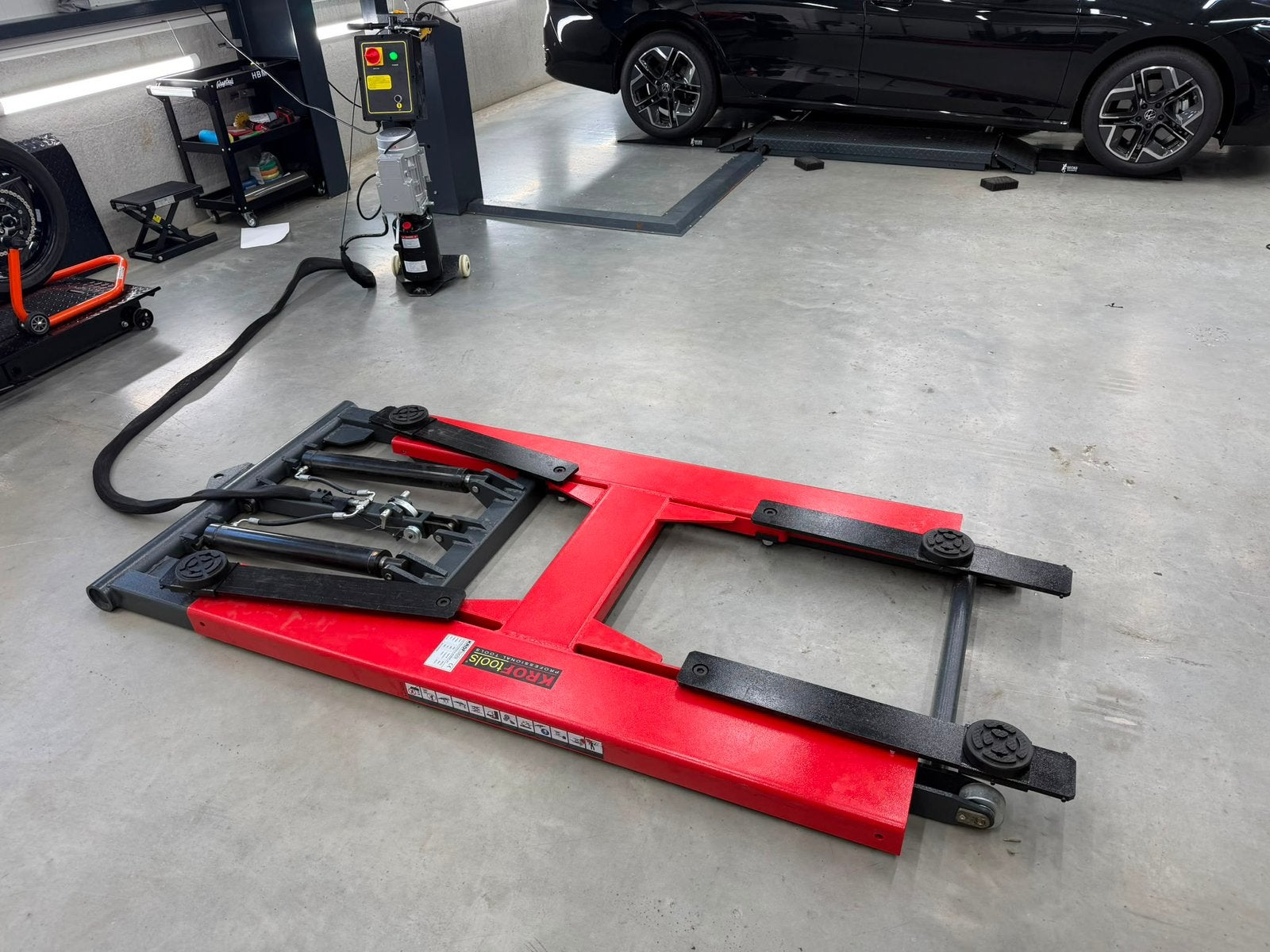 Poetsbrug auto verplaatsbaar, Auto diversen, Ophalen, Zo goed als nieuw, Hydraulisch, Garagekrik