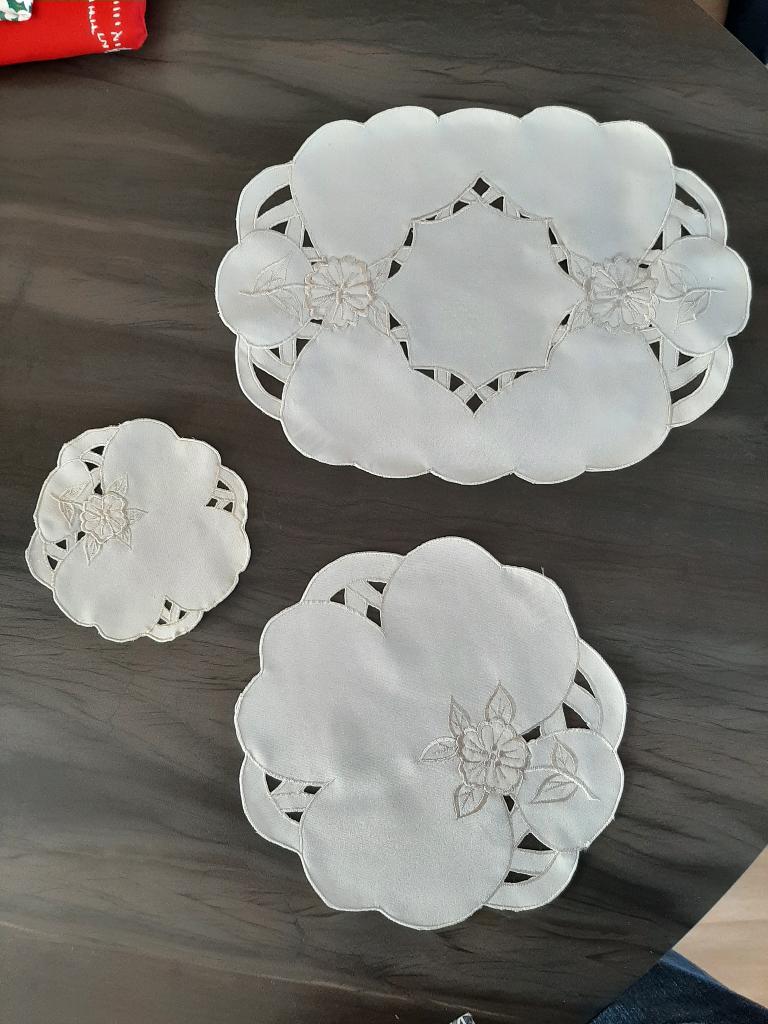 Mooie kleedjes voor op een tafeltje of kastje z,g,a,n,, Huis en Inrichting, Stoffering | Tapijten en Kleden, Rond, Minder dan 50 cm