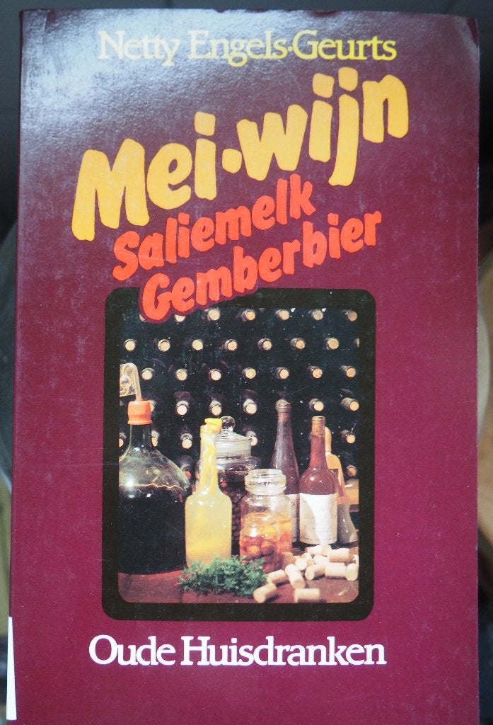 Mei-Wijn Saliemelk Gemberbier Oude Huisdranken Netty Engels, Boeken, Kookboeken, Overige typen, Ophalen of Verzenden, Zo goed als nieuw