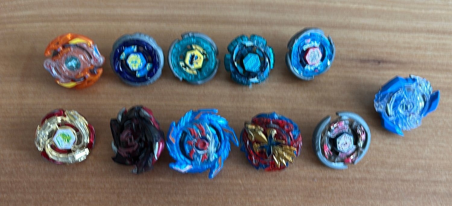 2 beyblades stadions met 13 blades (burst) en launcers, Ophalen of Verzenden, Gebruikt