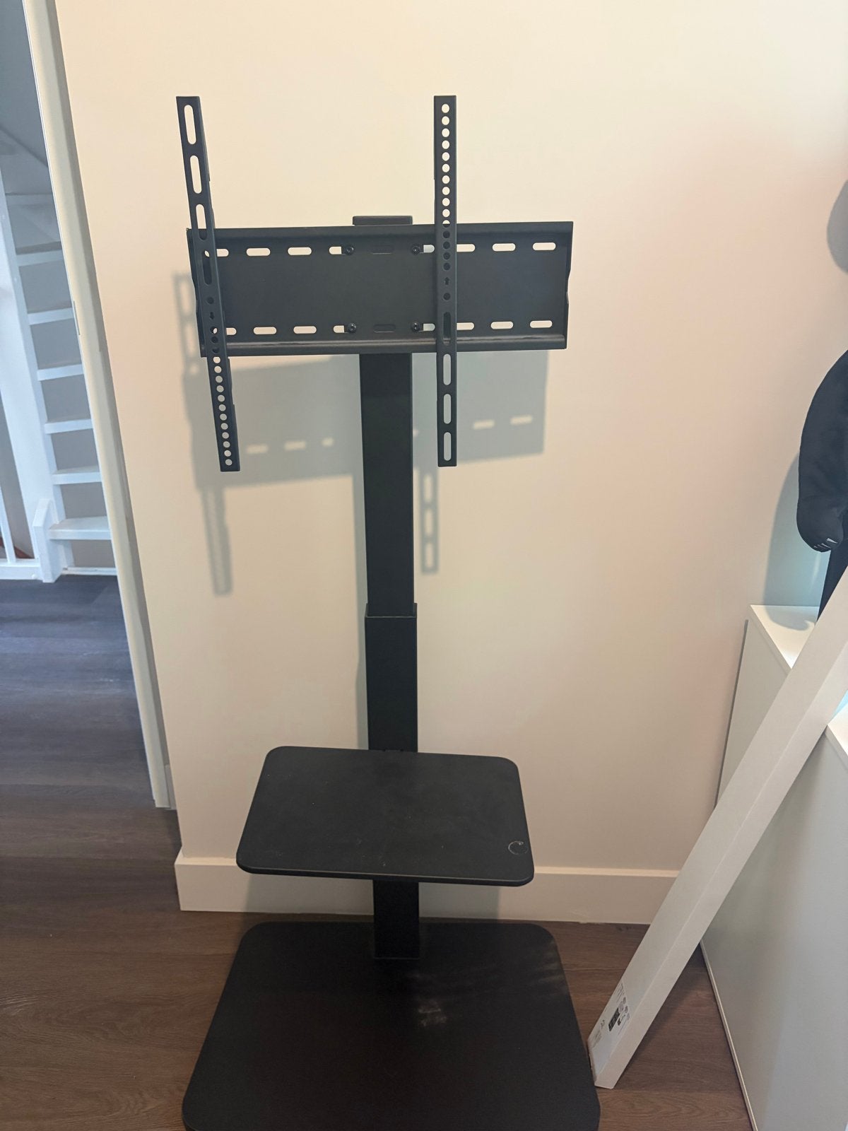 Hoogte Verstelbare TV Standaard met Kabel Organizer, Zo goed als nieuw, Metaal, 150 tot 200 cm, 25 tot 50 cm