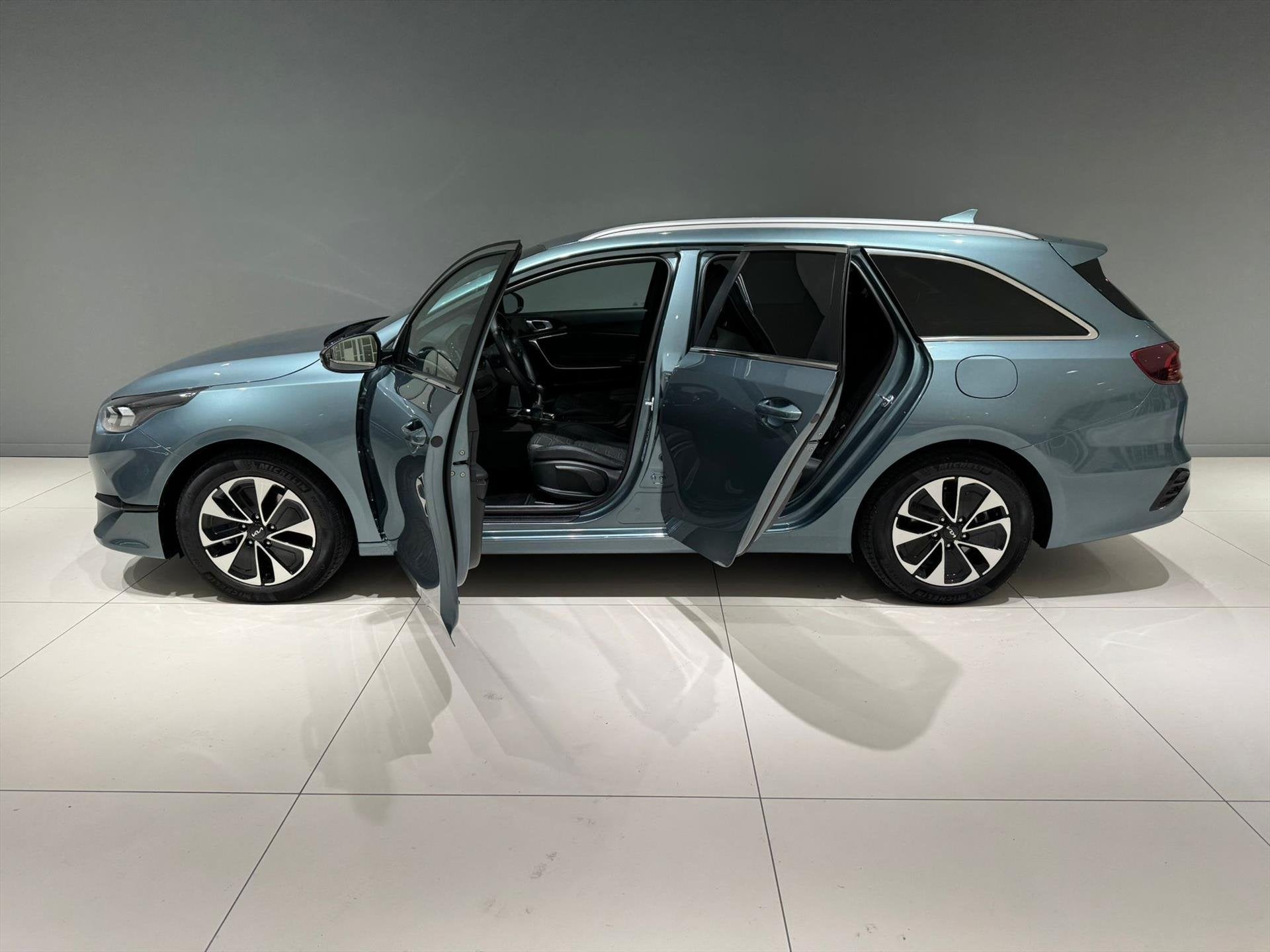 KIA Ceed Sw 1.0 T-GDi 100pk Design Edition Priv Lease v.a, Auto's, Voorwielaandrijving, Gebruikt, Leder en Stof, Origineel Nederlands