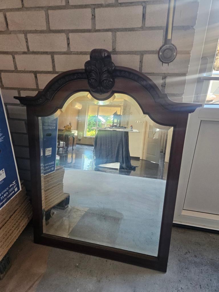 Antieke spiegel met sierlijke houten lijst, Ophalen