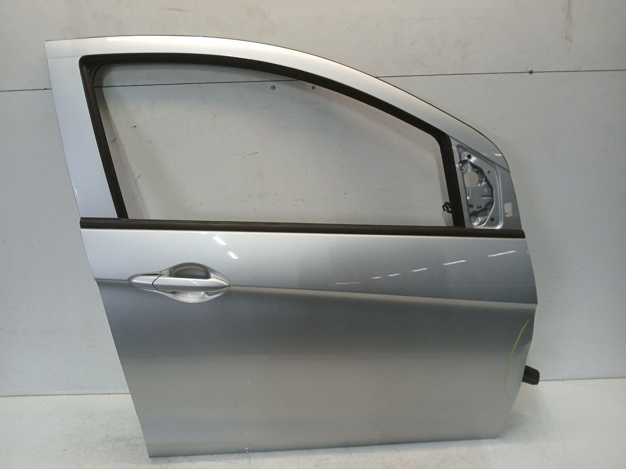 Portier rechts voor Opel Karl, Onderdelen@venauto.nl, Van der Ven Autorecycling B.V., Gebruikt, Ettenseweg 76, 4706 PB Roosendaal, The Netherlands