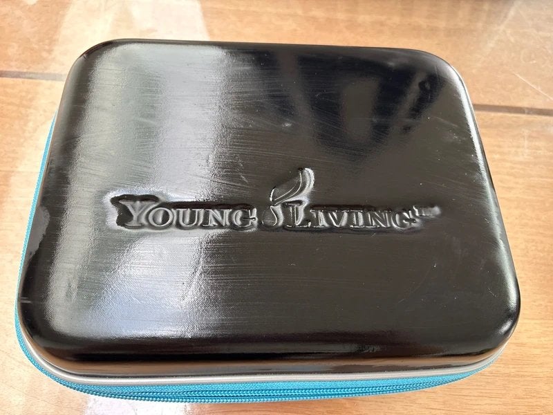 Young Living Essentiële Olie Hardcase - Zwart/Blauw, Ophalen of Verzenden, Gebruikt, Zwart, Hardcase