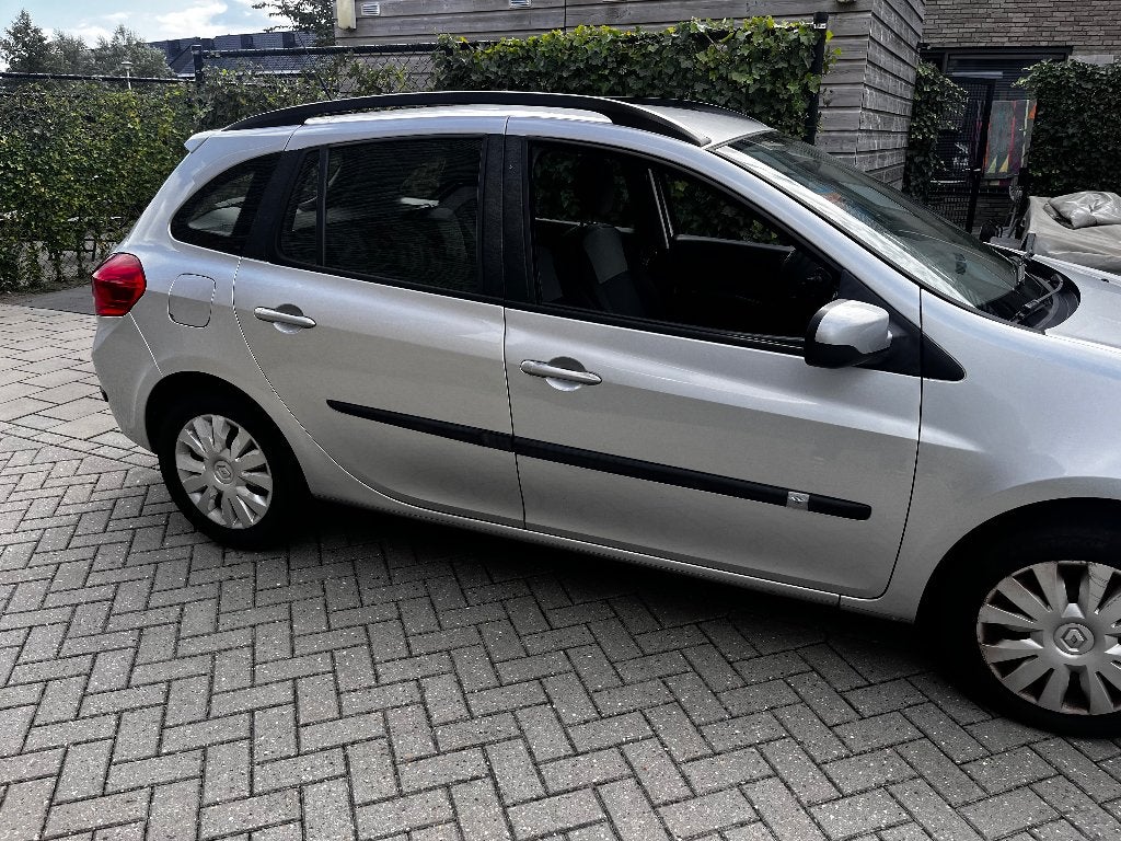 Renault Clio 1.2 TCE Estate 2010 Grijs, Voorwielaandrijving, Zwart, 4 cilinders, 1095 kg