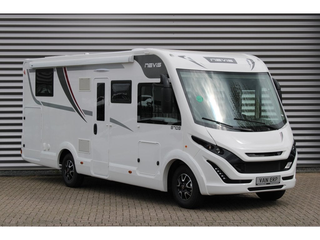 McLouis Nevis 870 Integraal Lengtebedden Fiat 140PK NIEUW, Caravans en Kamperen, Campers, Integraal, Ringverwarming, Fiat, 7 tot 8 meter