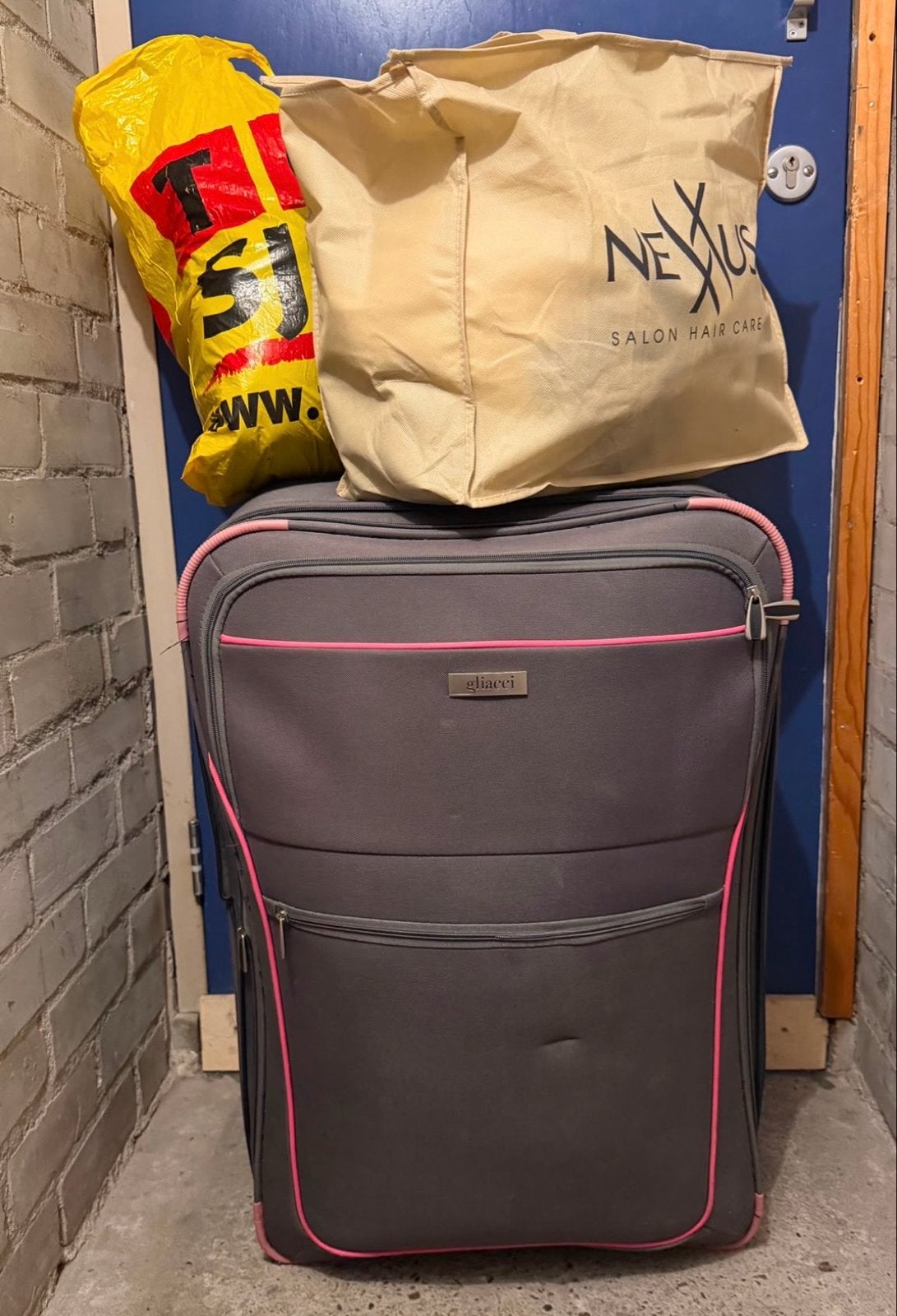 Koffer en tassen met kleding zo goed als nieuw, Zo goed als nieuw, Zacht kunststof, 35 tot 45 cm, Uitschuifbare handgreep