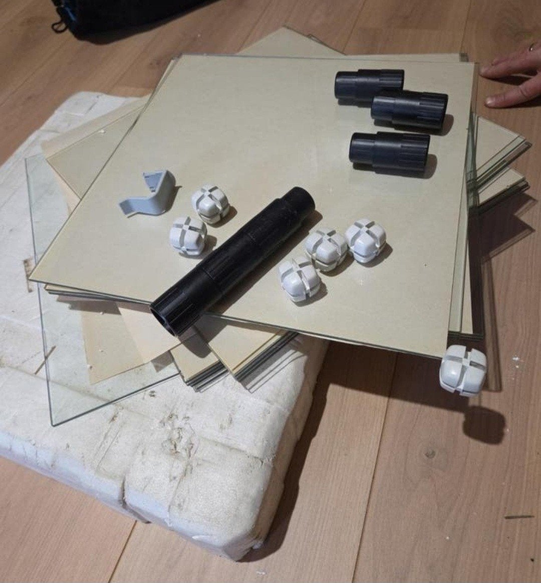Shopex vitrinekast of tafel? 25 glasplaten met accessoires, Ophalen, Nieuw, Glas