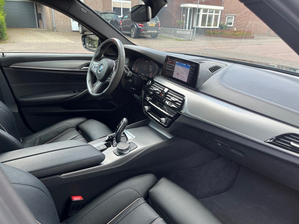 Foto 2 van Bmw 5-SERIE TOURING 520I HIGH EXECUTIVE / SCHUIFDAK / LEDER