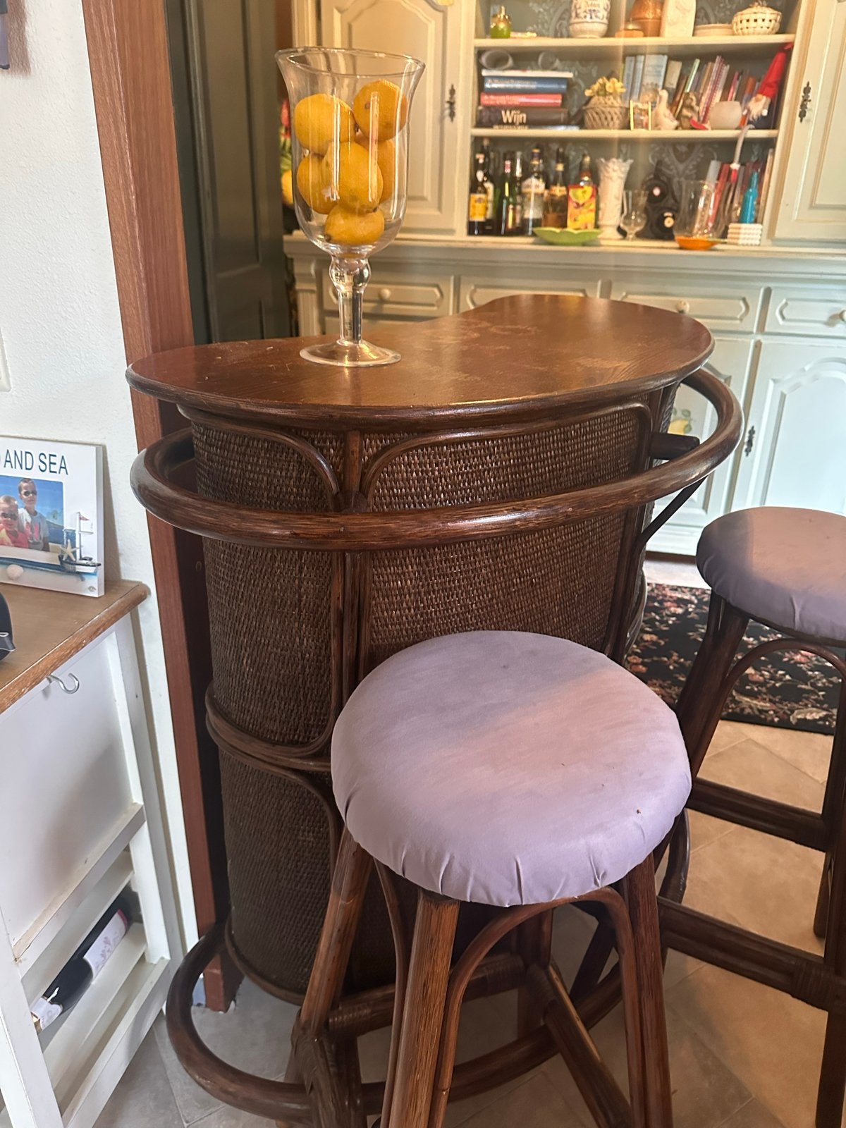 Rotan bar met twee barstoelen, Ophalen, Gebruikt, Inclusief barstoelen
