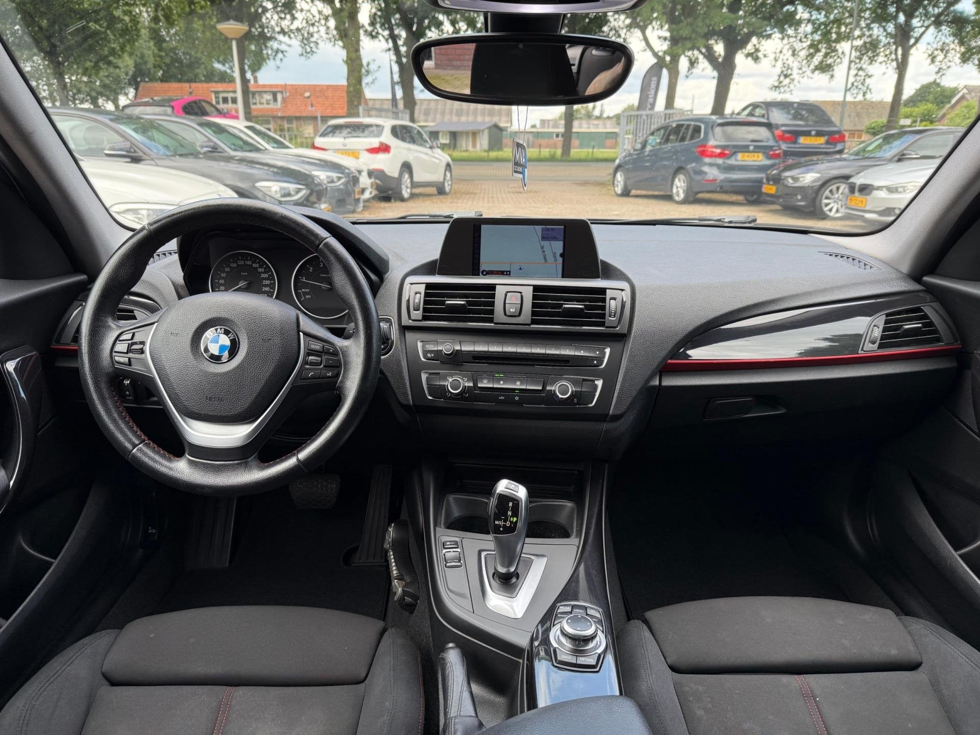 BMW 1-serie 116i Business+ Sport|Nieuwe Ketting + Klepseals|, Auto's, Euro 5, Gebruikt, Zwart, 4 cilinders