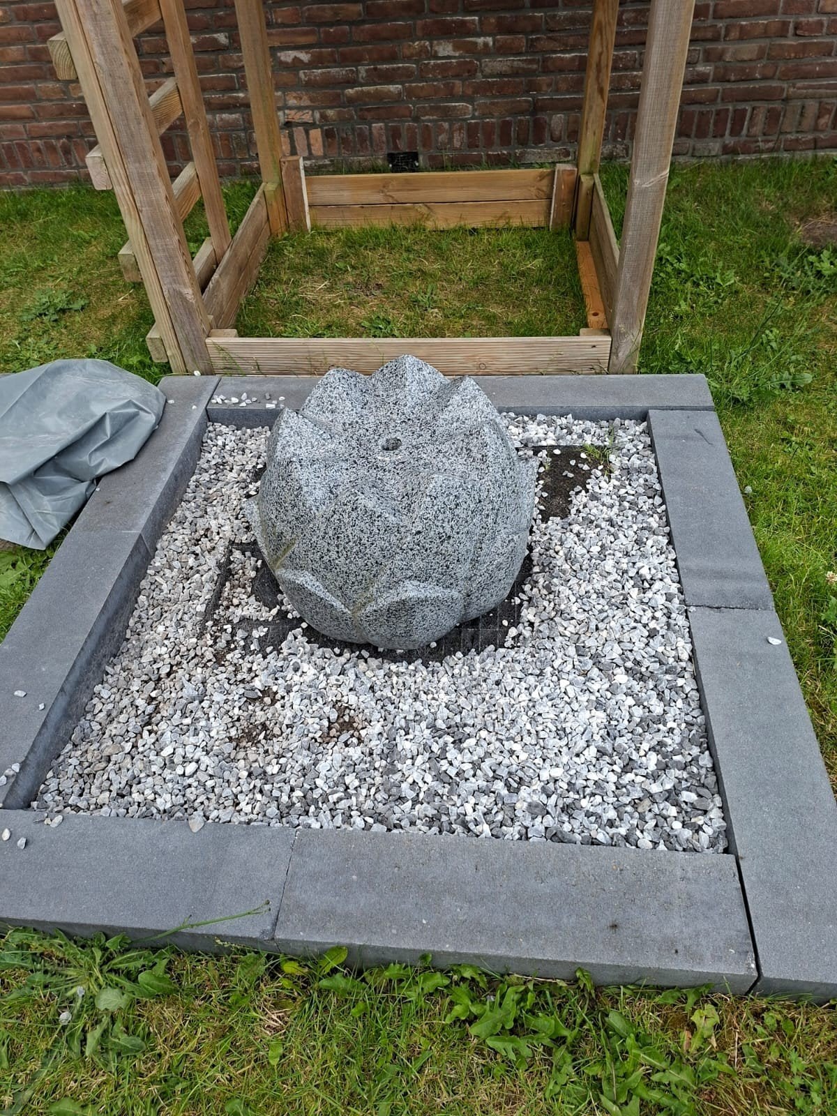 Lotus water ornament, Ophalen, Zo goed als nieuw, Graniet, Waterornament
