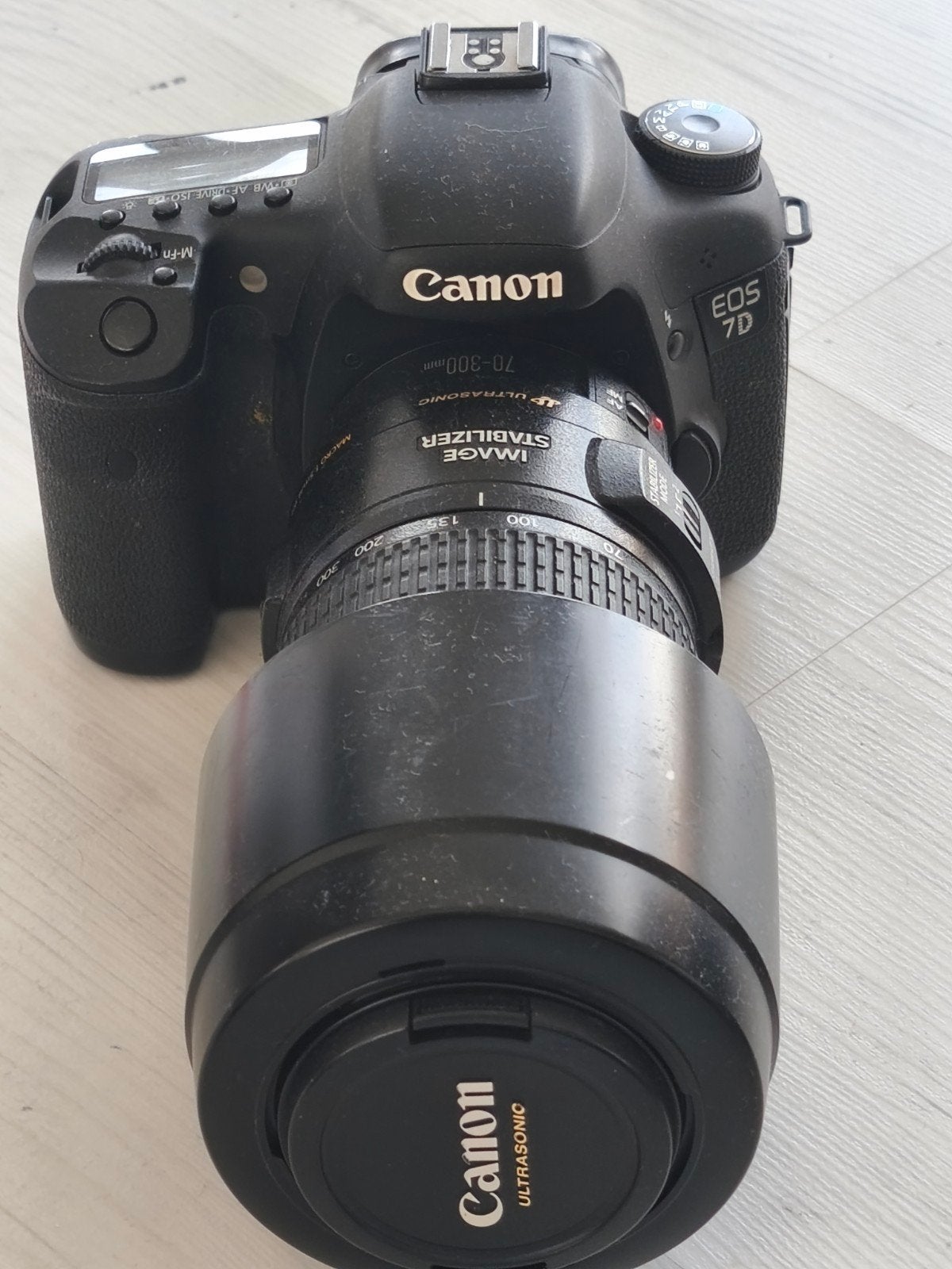 Canon EOS 7D met diverse lenzen en accessoires