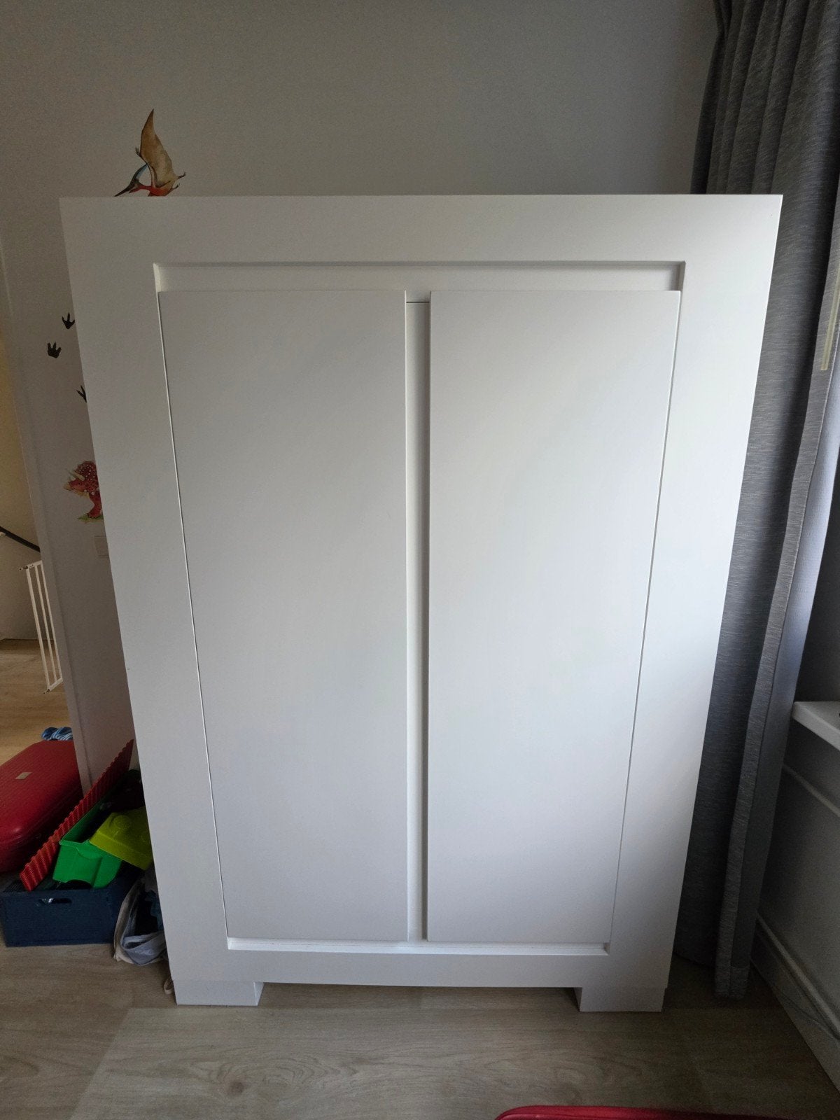 Witte babykledingkast met planken en hangruimte, Ophalen, Gebruikt, Met plank(en), 50 tot 100 cm