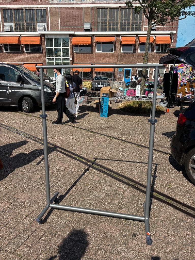 Grijs verstelbaar kledingrek, Kleding | Dames, Kledingrekken, Ophalen, Met wielen, Gebruikt