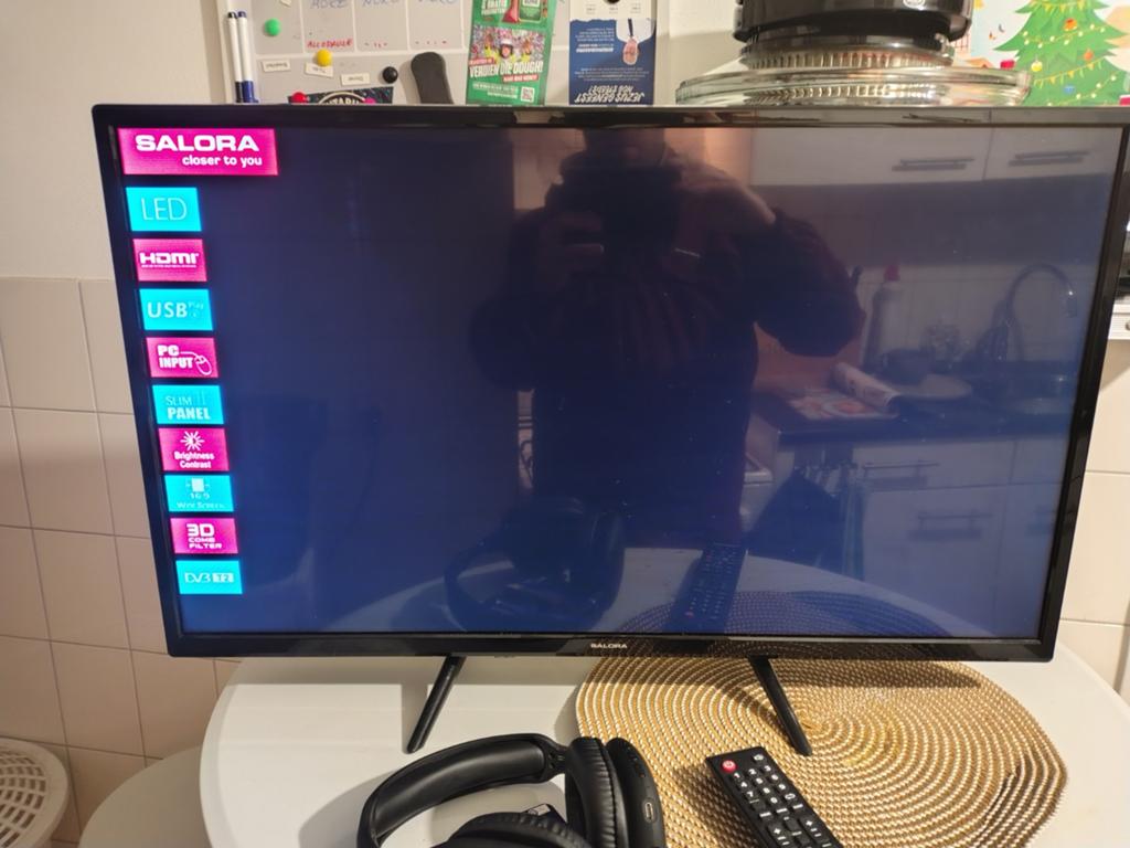 Salora 32 inch HD LED TV - Zo goed als nieuw, Ophalen of Verzenden