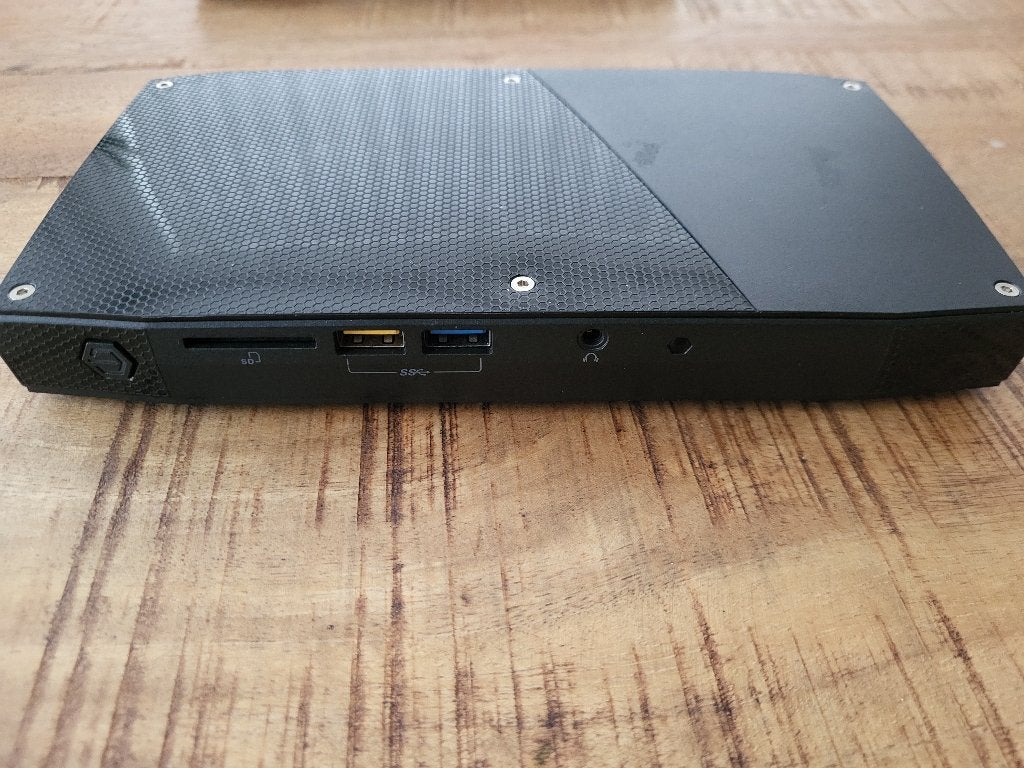 Intel NUC6i7KYK 8GB DDR4 256GB SSD Core i7-6770HQ, 256 GB, 8 GB, Ophalen of Verzenden, Zo goed als nieuw