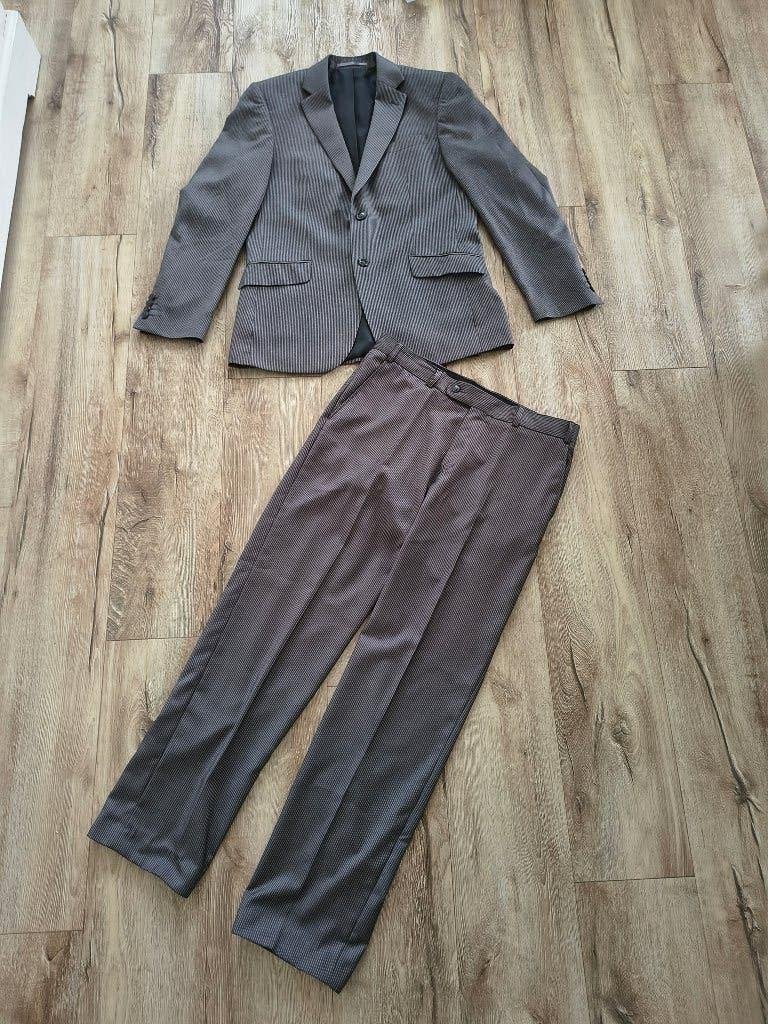 Prachtig tweedelig kostuum, grijs krijtstreep, maat M., Kleding | Heren, Kostuums en Colberts, Maat 48/50 (M), Onb, Onb, Grijs