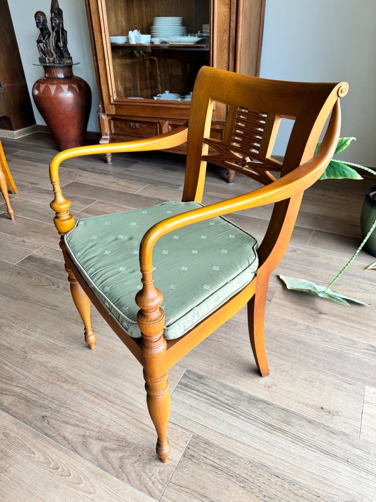 8 Teakhouten Eetkamerstoelen met Rode en Groene Kussens, Huis en Inrichting, Stoelen, Ophalen, Gebruikt, Overige kleuren, Indonesisch