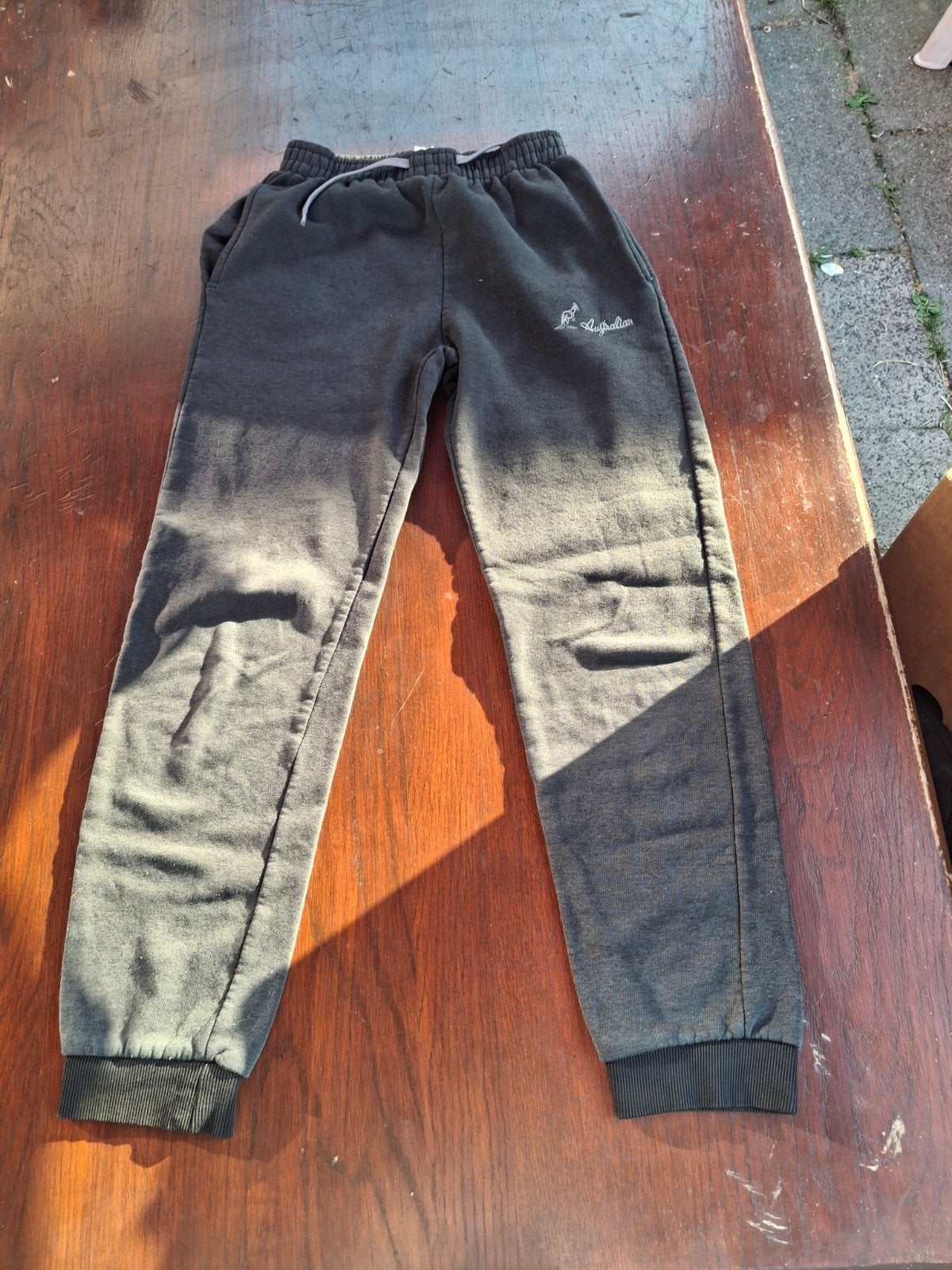 Zwarte Australian Sportbroek met Rode Panelen Maat L, Maat 52/54 (L), Zwart, Ophalen of Verzenden, Gedragen