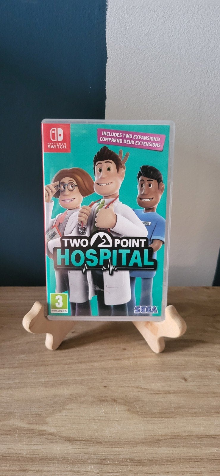 Two Point Hospital - Nintendo Switch (incl. 2 uitbreidingen), Met games, Ophalen of Verzenden, Zo goed als nieuw, Switch Original