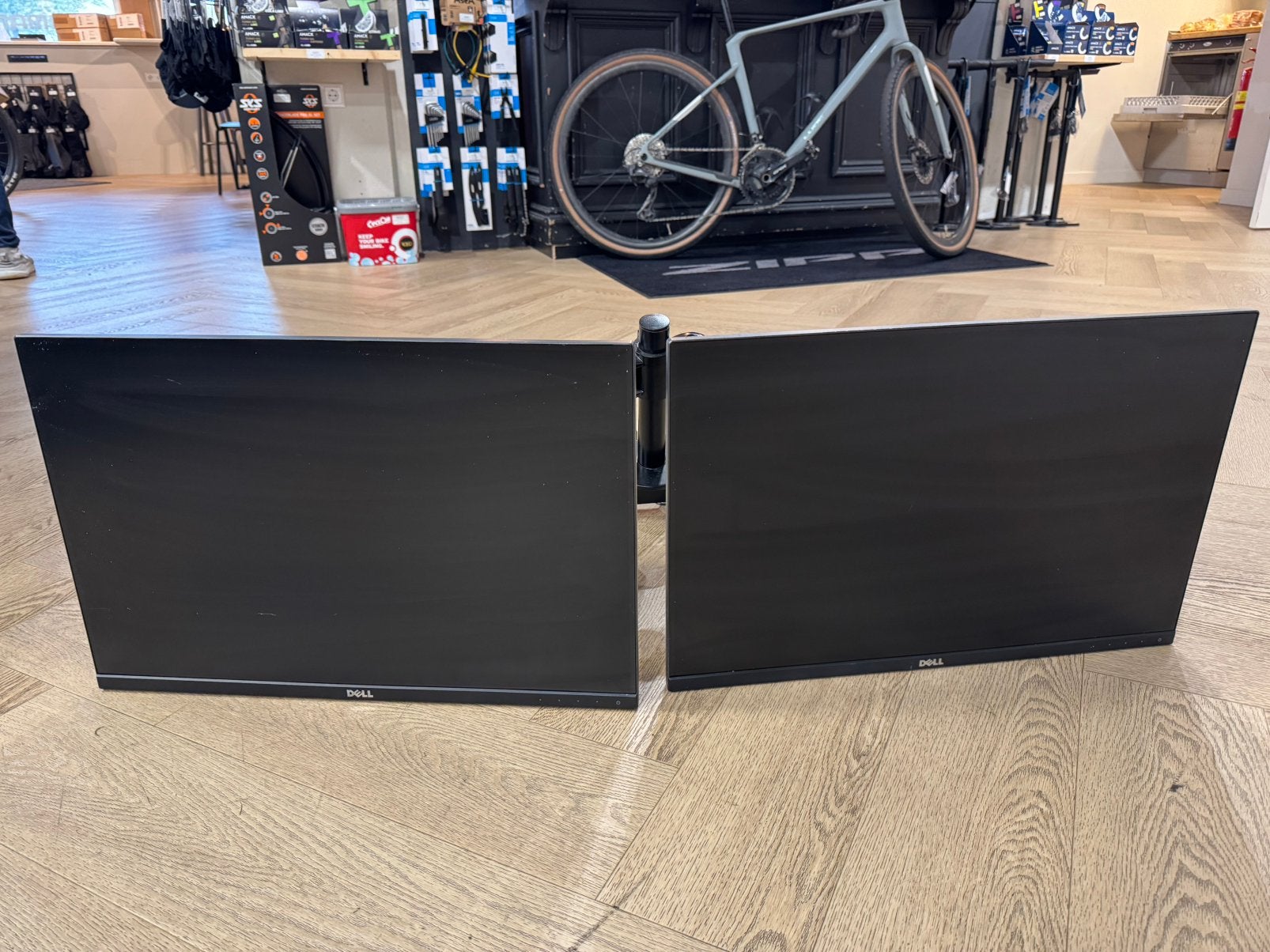 Dell monitor dubbel, Computers en Software, Ophalen of Verzenden, Zo goed als nieuw, 60 Hz of minder, IPS