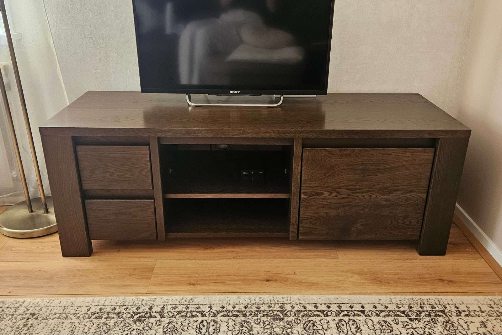 Donkerbruin eiken tv meubel, Huis en Inrichting, Kasten | Televisiemeubels, Ophalen, Gebruikt, 100 tot 150 cm, Eikenhout