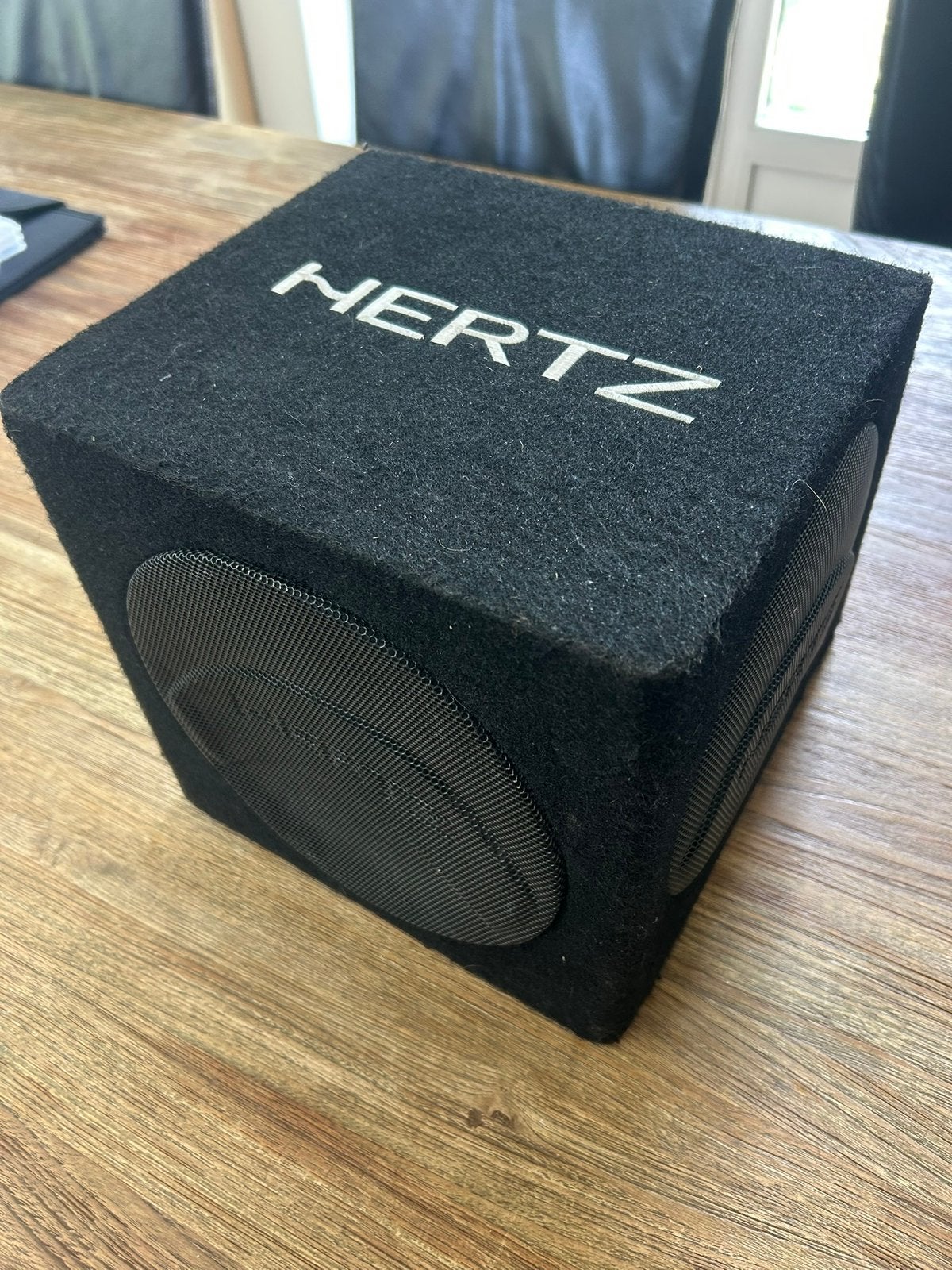 Hertz DBA 200.3 actieve subwoofer compleet met kabels, Ophalen of Verzenden, Zo goed als nieuw
