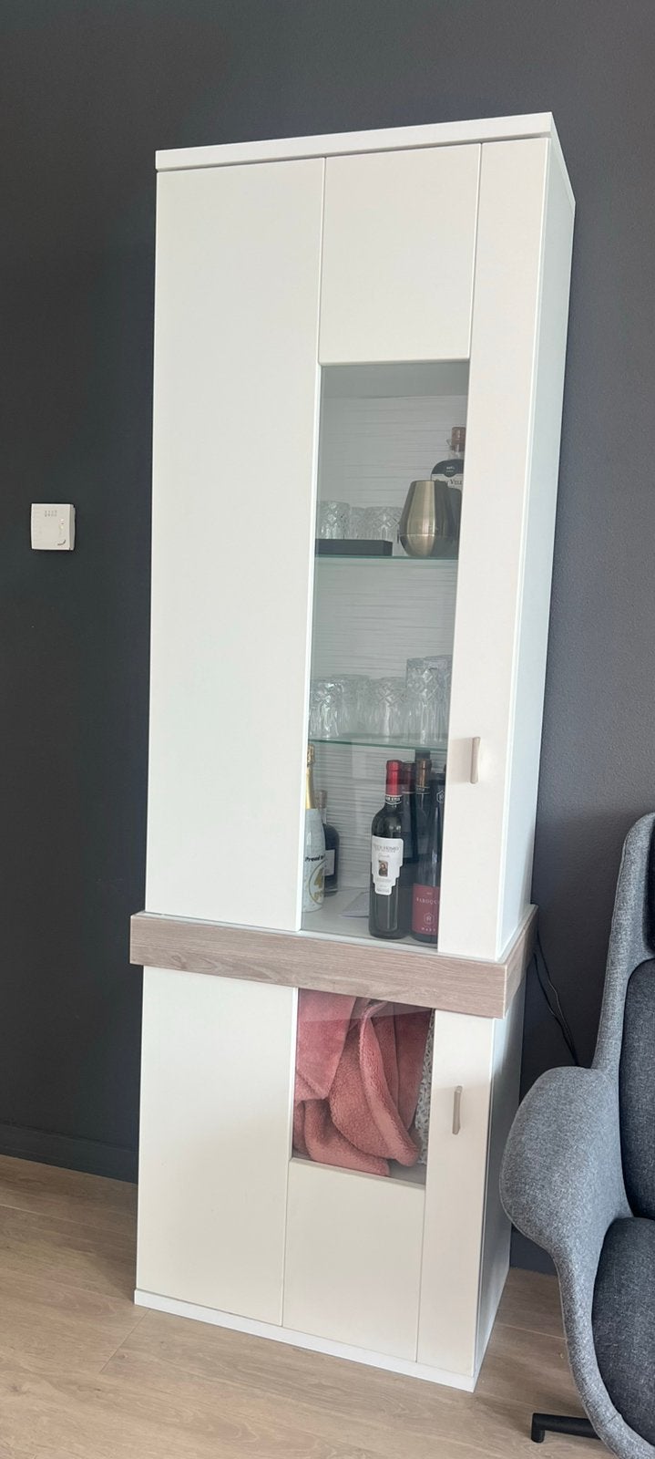 Vitrine, Huizen en Kamers