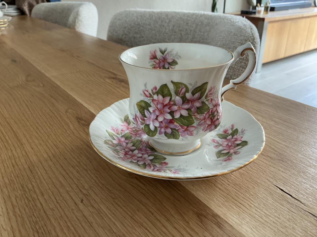 Kop en schotel, Ophalen