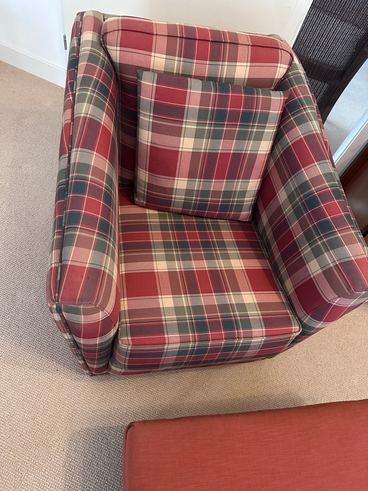 Geruite fauteuil met voetenbankje, Ophalen of Verzenden, Gebruikt, Hout, 75 tot 100 cm