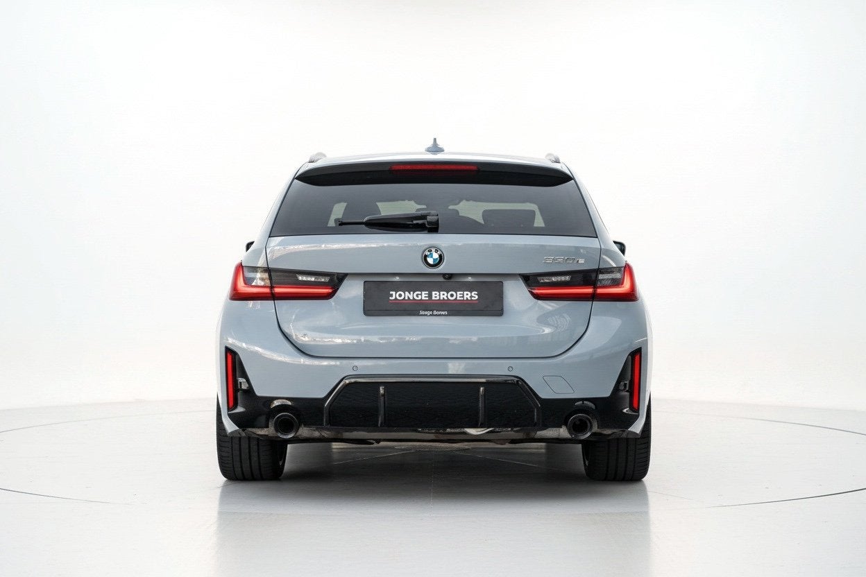 Foto 33 van BMW 3-serie Touring 330e Pano/M-Sport/HUD/Trekhaak