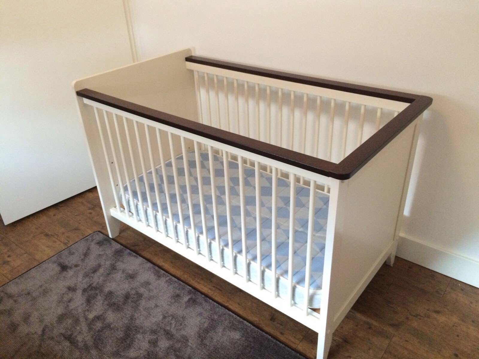 Kinderbedje en commode, Ophalen, Gebruikt, Minder dan 75 cm, 50 tot 70 cm