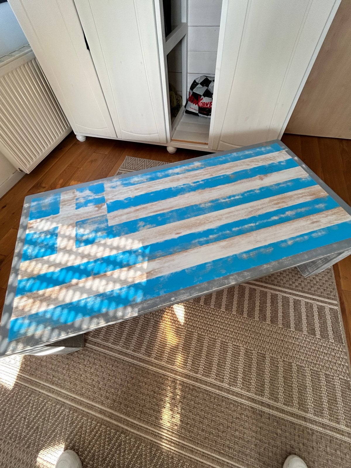 Salontafel met Griekse vlag design, 100 tot 150 cm, Eikenhout, Zo goed als nieuw, Greek Flag