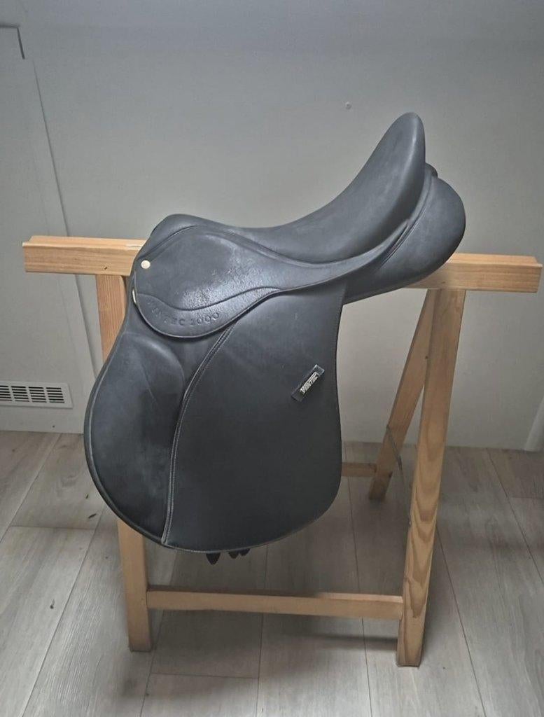 Wintec 2000 veelzijdigheidszadel - 16 inch, Ophalen, Gebruikt, Recreatie