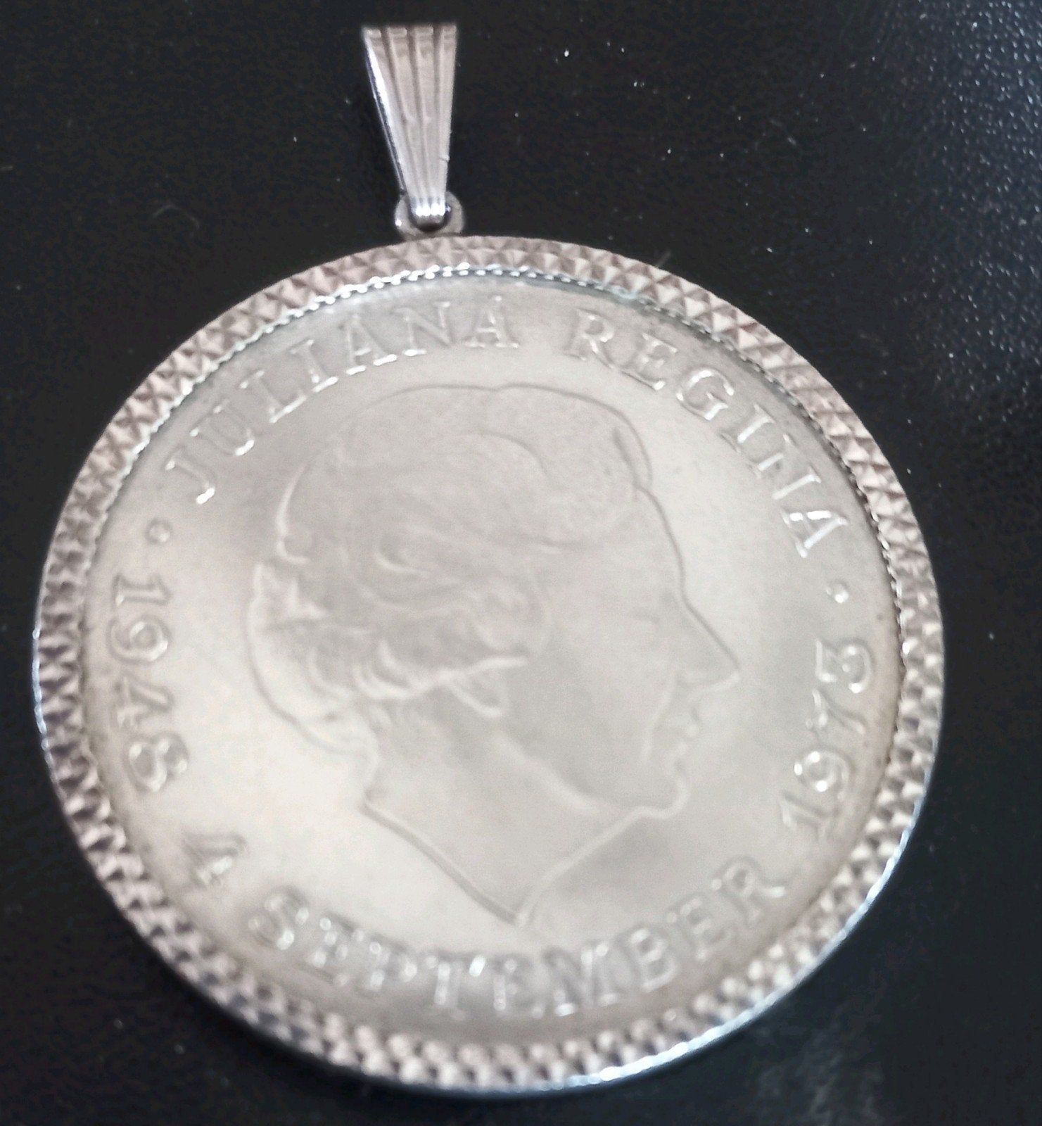 Zilveren 10 Gulden Munt Hanger Juliana 1972, Koningin Juliana, Ophalen of Verzenden, Losse munt, Geboorte of Huwelijk