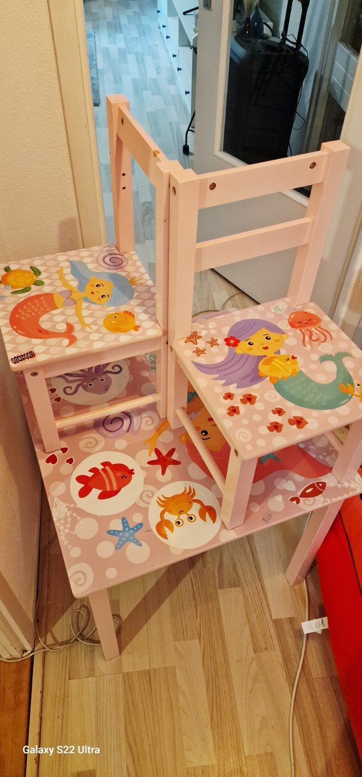 Kinder tafel met 2 stoelen - Zo goed als nieuw, Ophalen of Verzenden