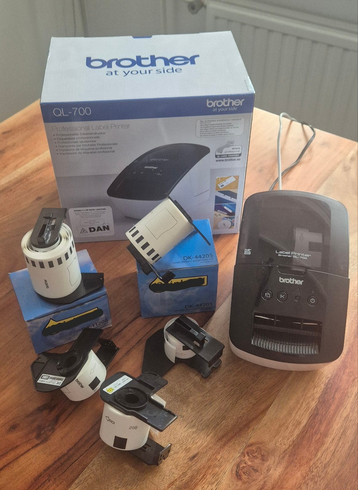 Brother QL-700 Labelprinter met diverse labels, Zwart-en-wit printen, Printer, Ophalen of Verzenden, Zo goed als nieuw