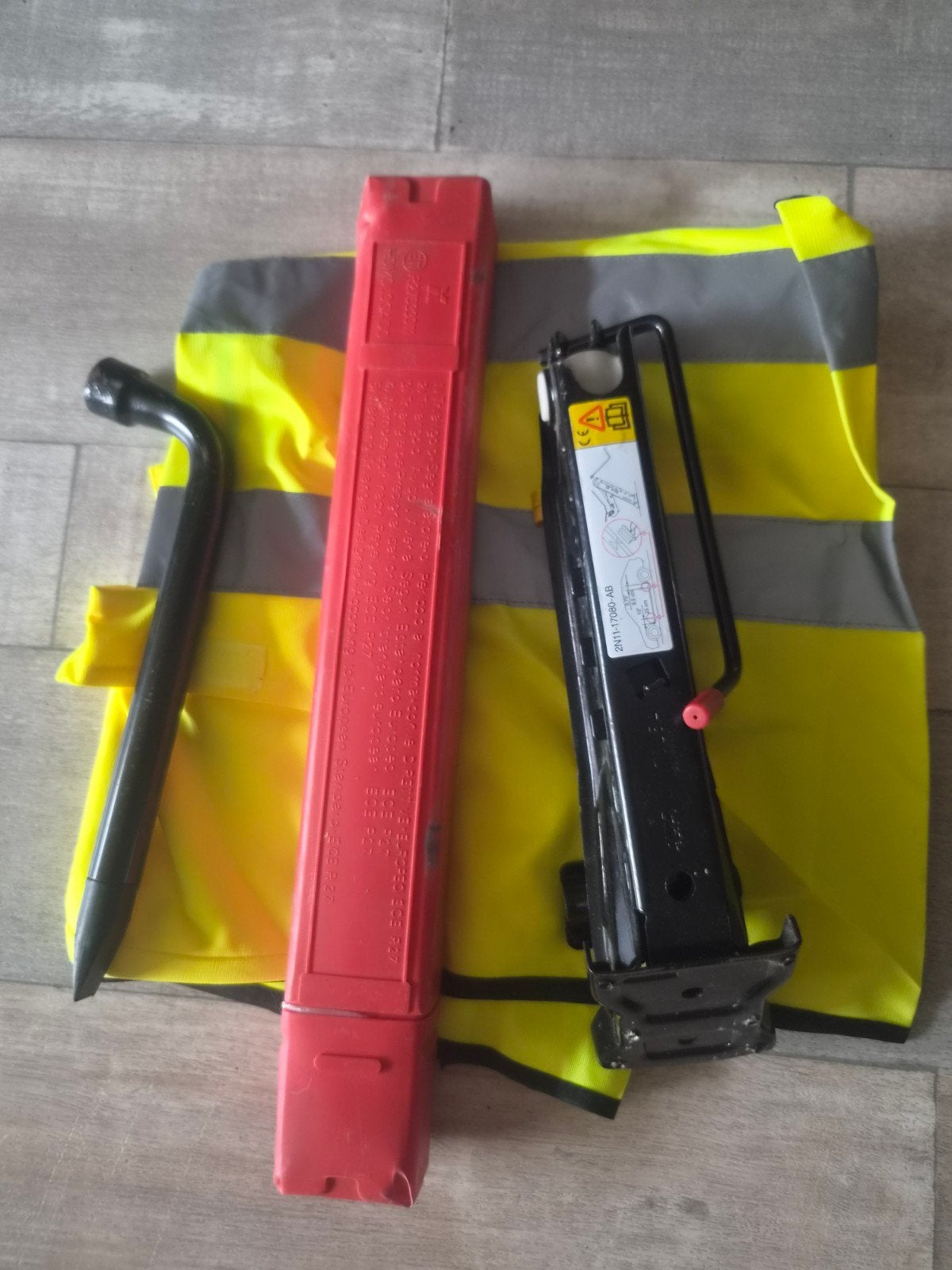 Ford Krik, wielsleutel, gevarendriehoek en veiligheidsvest, Auto diversen, Autogereedschap, Ophalen, Gebruikt
