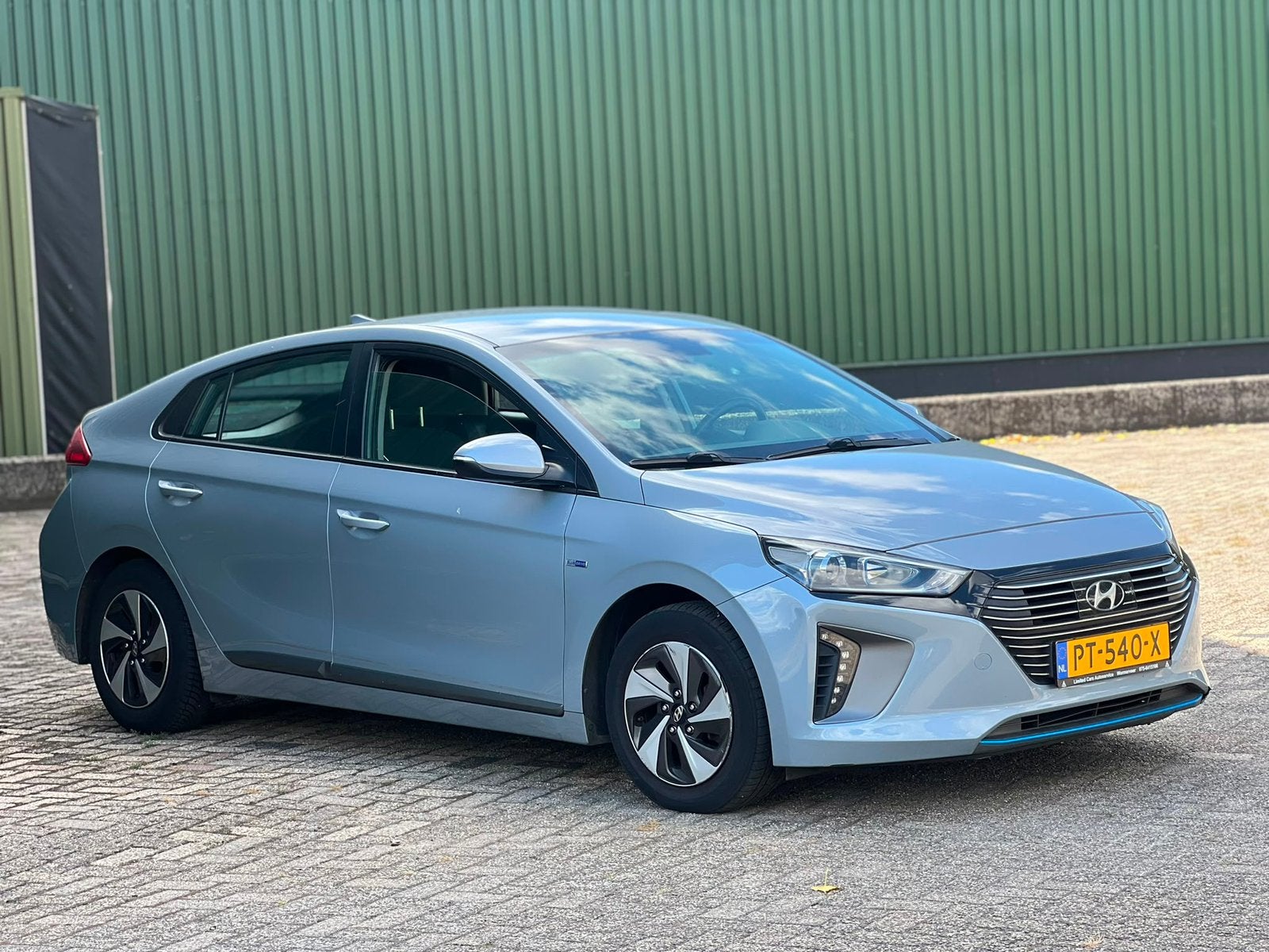 Hyundai IONIQ 1.6 GDI Blue HEV 141 pk DCT 2017 GREY I-MOTION, Auto's, Hyundai, 1345 kg, Origineel Nederlands, IONIQ, Zilver of Grijs