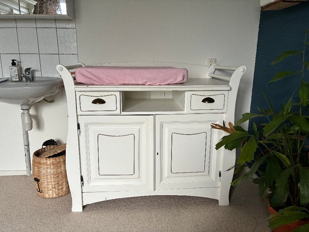 Kast, commode, ledikant; kinderkamermeubels, Ophalen, Gebruikt, Jongetje of Meisje