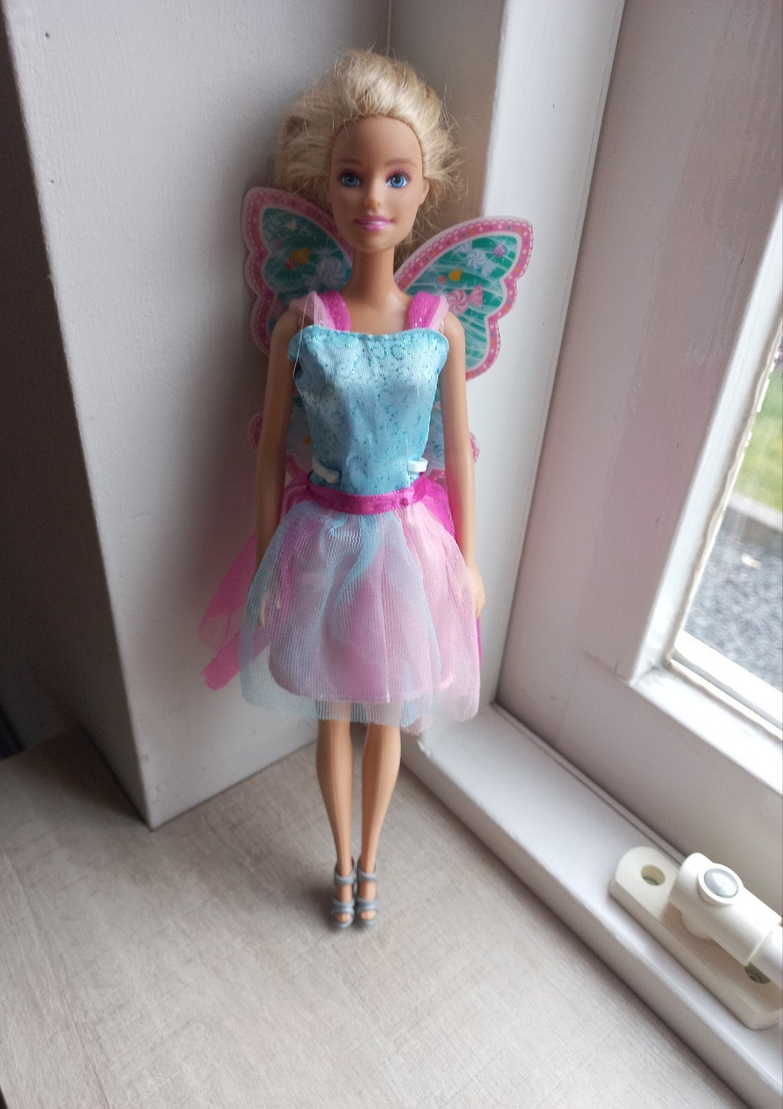 Barbie uit 2015. Met elfen vleugels en badpak, Kinderen en Baby's, Ophalen of Verzenden, Gebruikt, Barbie