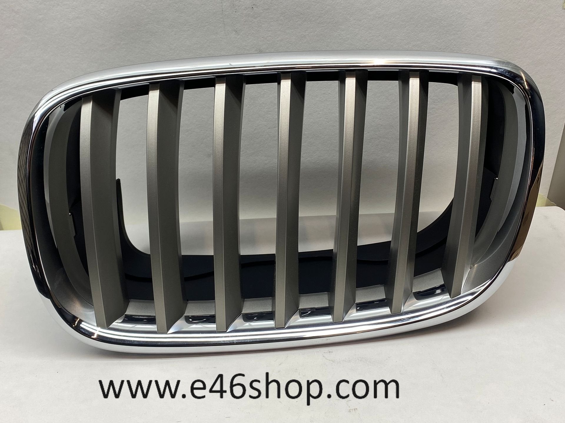 GRILLE LINKS BMW X5 X6 OE 51137185223, -, -, Nieuw, Ophalen of Verzenden